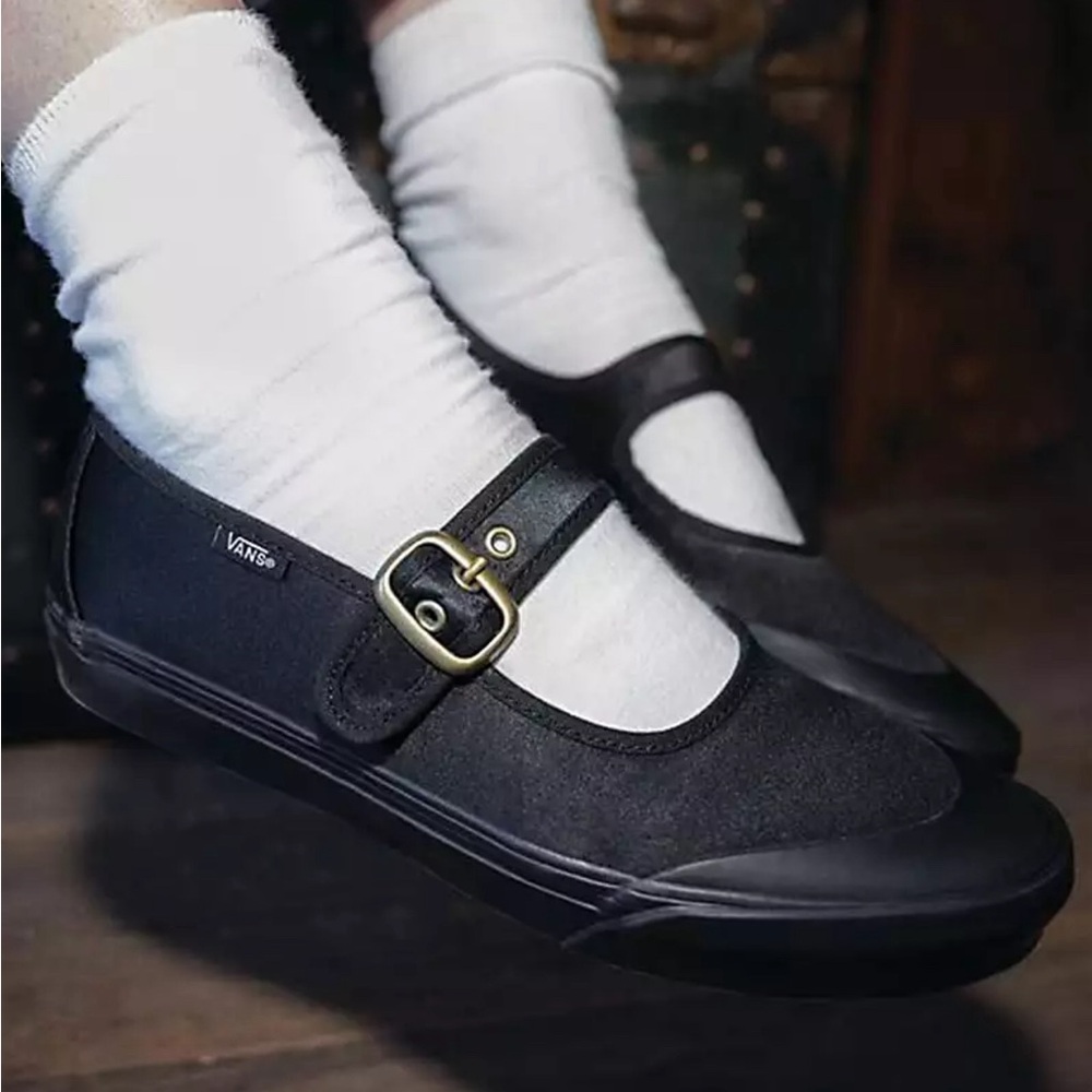 Vans Mary Jane Shoe - Black - Women’s Size 10